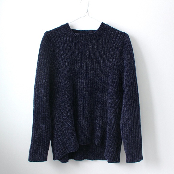 ๐2/$14๐ Gorgeous crushed velvet crewneck knit ribbed sweater - Picture 1 of 4